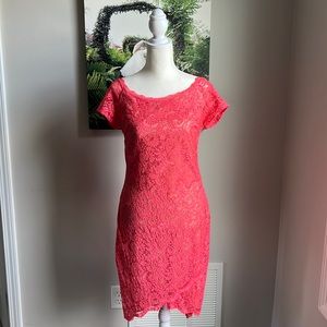 Lace bodycon dress